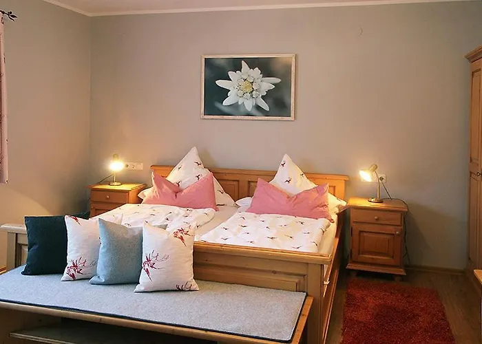 Gaestehaus Kerschbaum Bed & Breakfast 3*