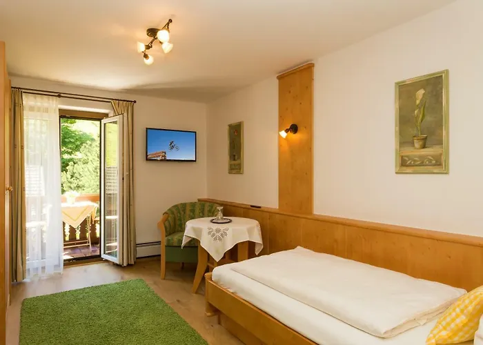 Gaestehaus Kerschbaum Bed & Breakfast 3*