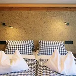 Bed and Breakfast Gaestehaus Kerschbaum 3*