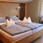 Bed and Breakfast Gaestehaus Kerschbaum Grainau