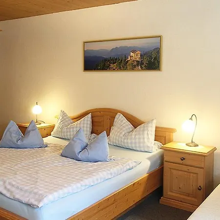Bed & Breakfast Gaestehaus Kerschbaum 3*