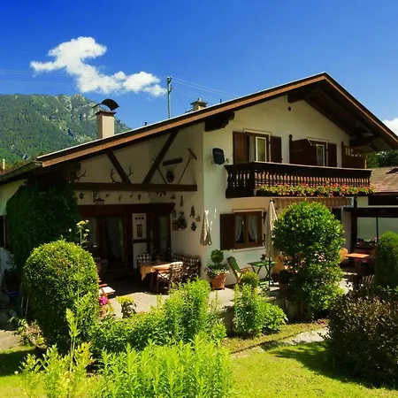 Gaestehaus Kerschbaum Bed and Breakfast