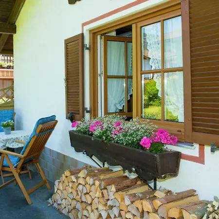 Gaestehaus Kerschbaum Bed and Breakfast